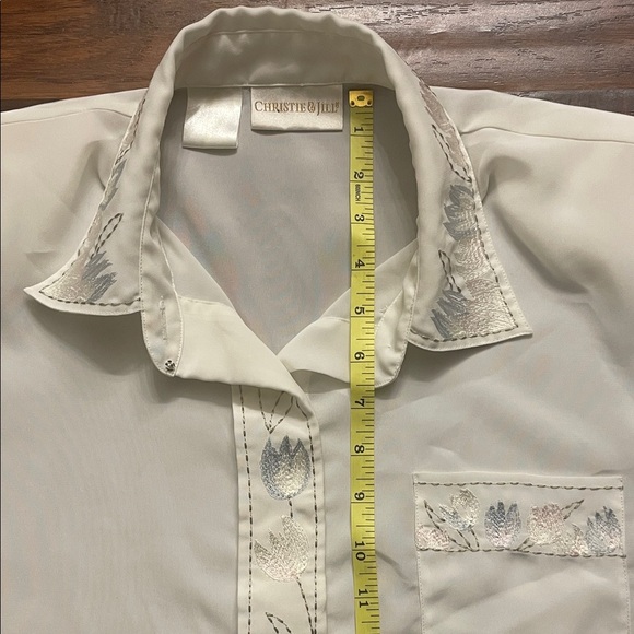 Vintage Elegant White Button Down Shirt - Picture 9 of 9
